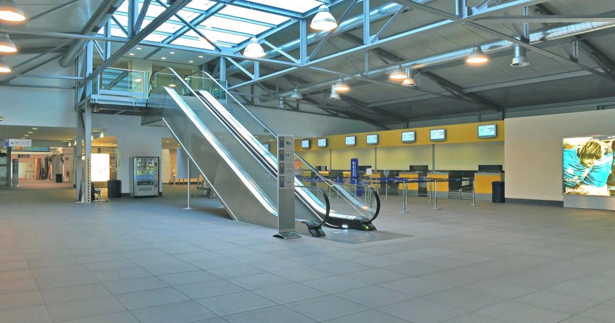 Aeroporto de Parma Aeroportos e estações Ariostea